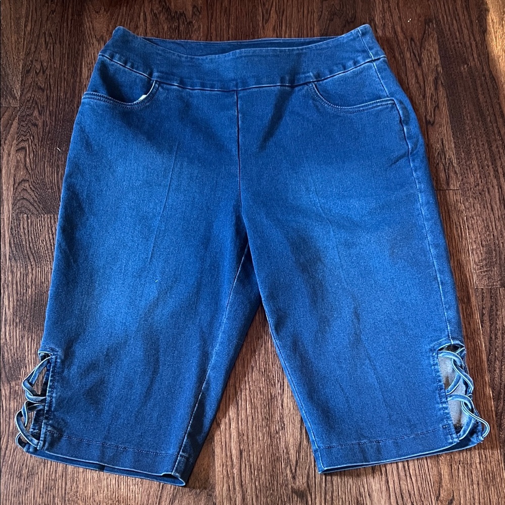 Lulu-B Classic Blue Women's Bermudas